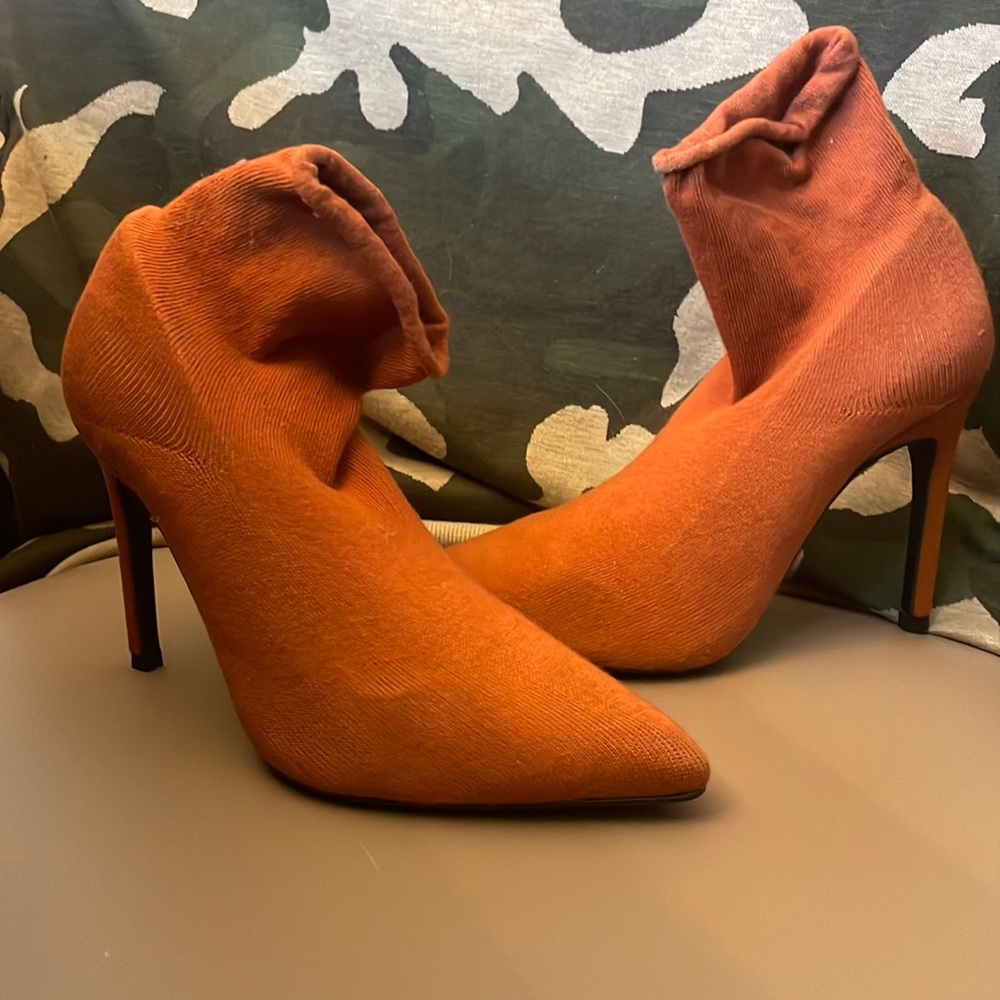 Zara heel in rust color